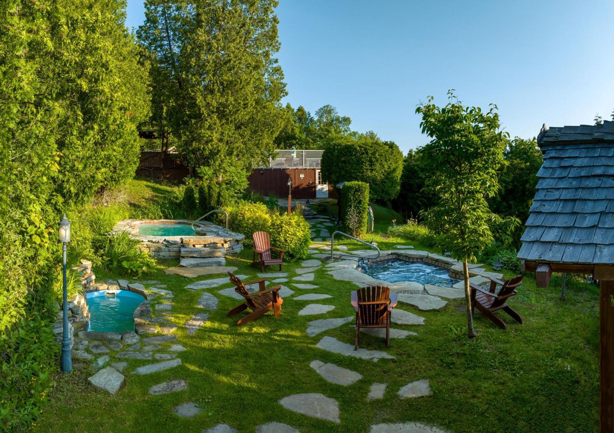 Auberge Des Falaises La Malbaie Bagian luar foto